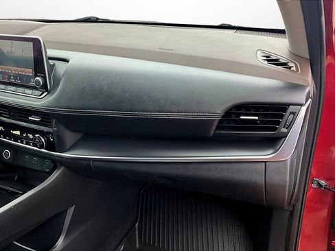 Used 2021 Nissan Rogue S image 21