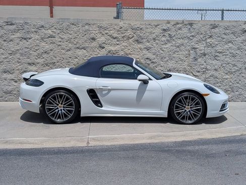 Certified 2025 Porsche 718 Boxster RWD image 8