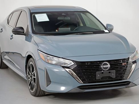 Used 2024 Nissan Sentra SR w/ SR Premium Package image 48