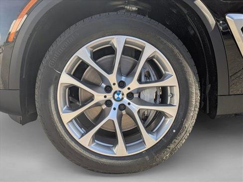 New 2026 BMW X5 xDrive50e w/ Climate Comfort Package image 10