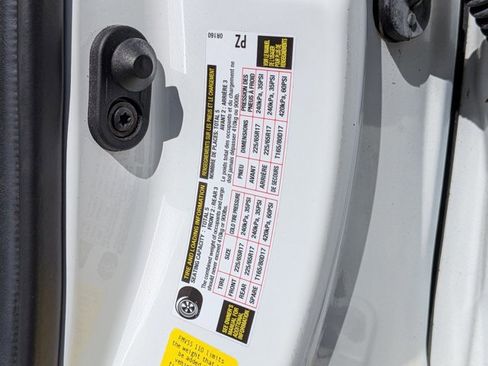 Used 2021 Toyota RAV4 XLE image 17