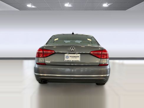Used 2016 Volkswagen Passat 1.8T SE FWD image 10