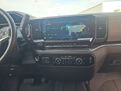 Used 2024 Chevrolet Silverado 2500 LTZ image 27