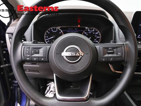 Used 2023 Nissan Rogue S AWD/4WD image 10