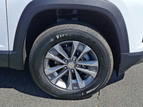 New 2026 Chevrolet Equinox LT FWD image 5