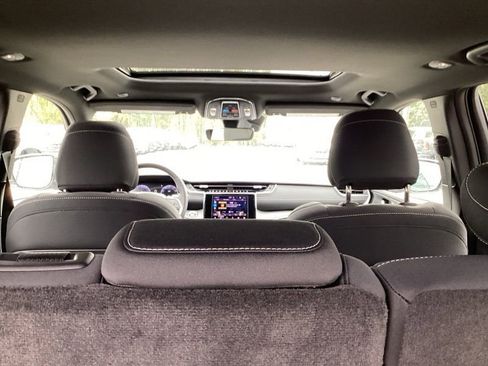 New 2025 Jeep Grand Cherokee Laredo w/ Luxury Tech Group I image 17