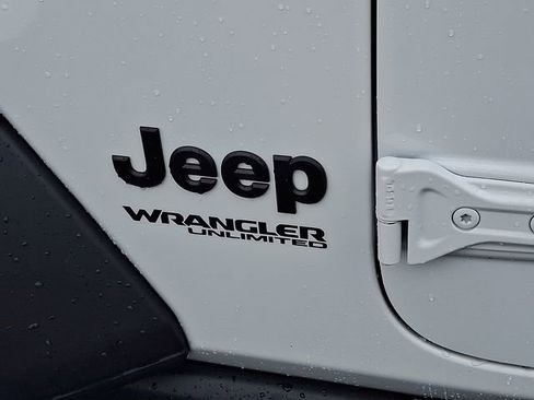 Used 2022 Jeep Wrangler Unlimited Sport AWD/4WD image 33