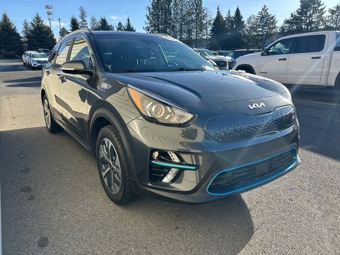 Used 2022 Kia Niro EX w/ Cold Weather Package image 3