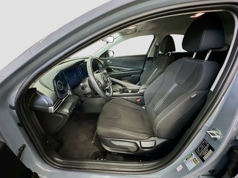 Used 2023 Hyundai Elantra SEL w/ Convenience Package FWD image 13