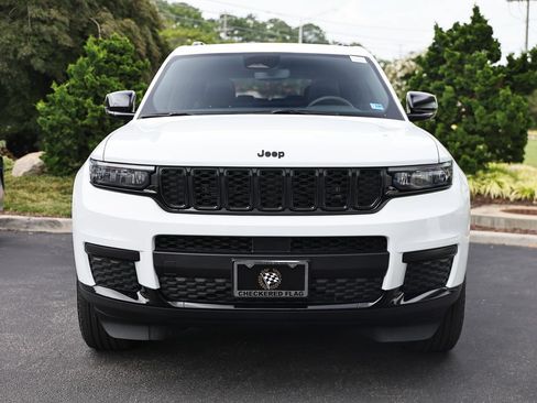 Used 2024 Jeep Grand Cherokee L Altitude AWD/4WD image 13