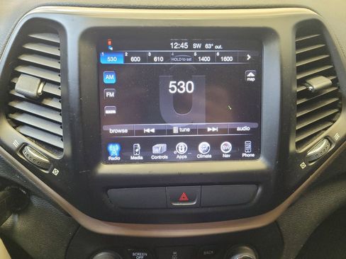 Used 2016 Jeep Cherokee Latitude w/ Cold Weather Group AWD/4WD image 25