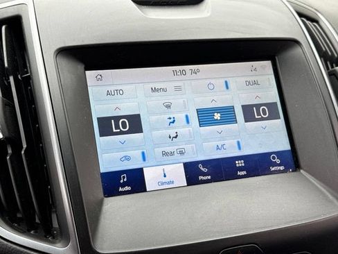 Used 2020 Ford Edge SE FWD image 24