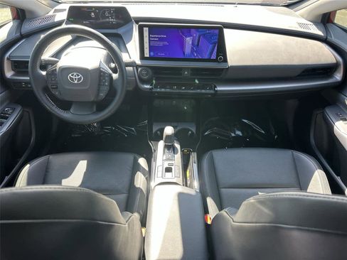 Used 2023 Toyota Prius XLE FWD image 11
