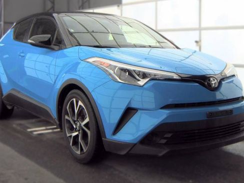 Used 2019 Toyota C-HR XLE FWD image 4
