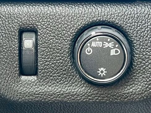 Used 2020 Chevrolet Colorado LT image 27