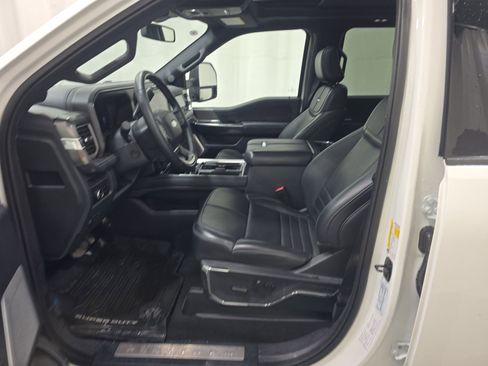 Used 2025 Ford F250 Platinum image 7
