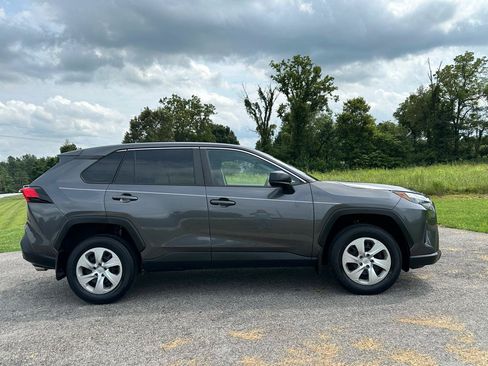 Used 2023 Toyota RAV4 LE AWD/4WD image 8