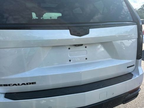 Used 2022 Cadillac Escalade Sport Platinum w/ Heavy-Duty Trailer Package AWD/4WD image 8