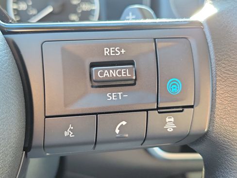 Used 2023 Nissan Rogue SV image 19