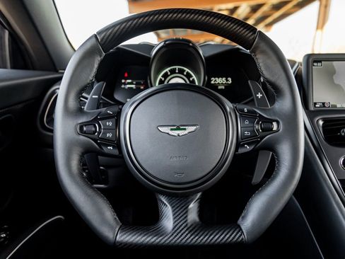 Used 2022 Aston Martin DBS Superleggera RWD image 11