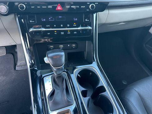 Used 2022 Kia Carnival SX FWD image 12