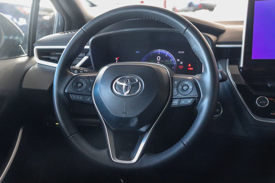 Certified 2025 Toyota Corolla SE w/ SE Premium Package FWD image 16