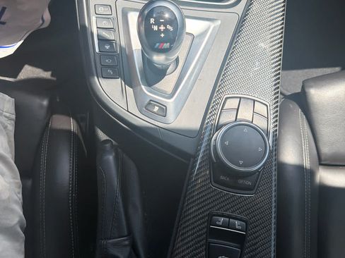 Used 2017 BMW M4 Convertible RWD image 18