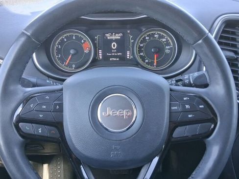 Used 2021 Jeep Cherokee Latitude Plus AWD/4WD image 5