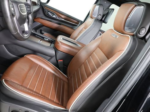 Used 2024 GMC Yukon Denali Ultimate w/ LPO, Floor Liner Package AWD/4WD image 10
