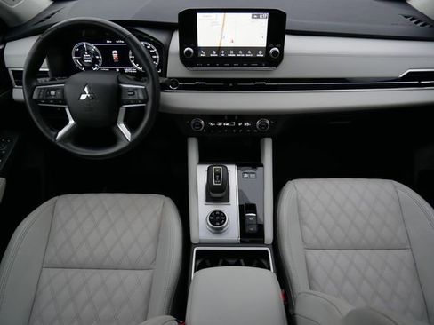 Used 2024 Mitsubishi Outlander SEL image 13