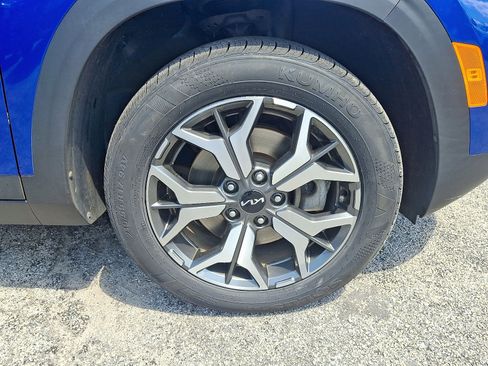 Used 2023 Kia Seltos EX image 9