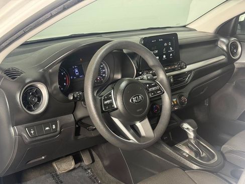 Used 2020 Kia Forte LXS FWD image 25