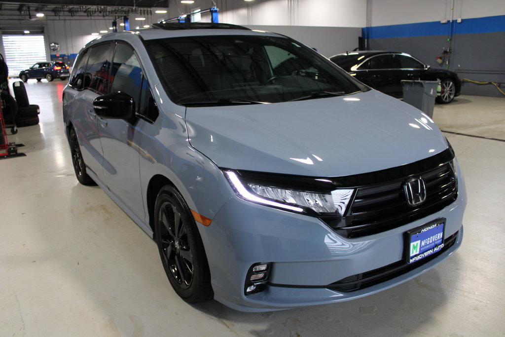 Used 2024 Honda Odyssey Sport image 3