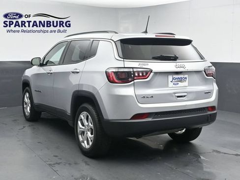 Used 2024 Jeep Compass Latitude AWD/4WD image 6
