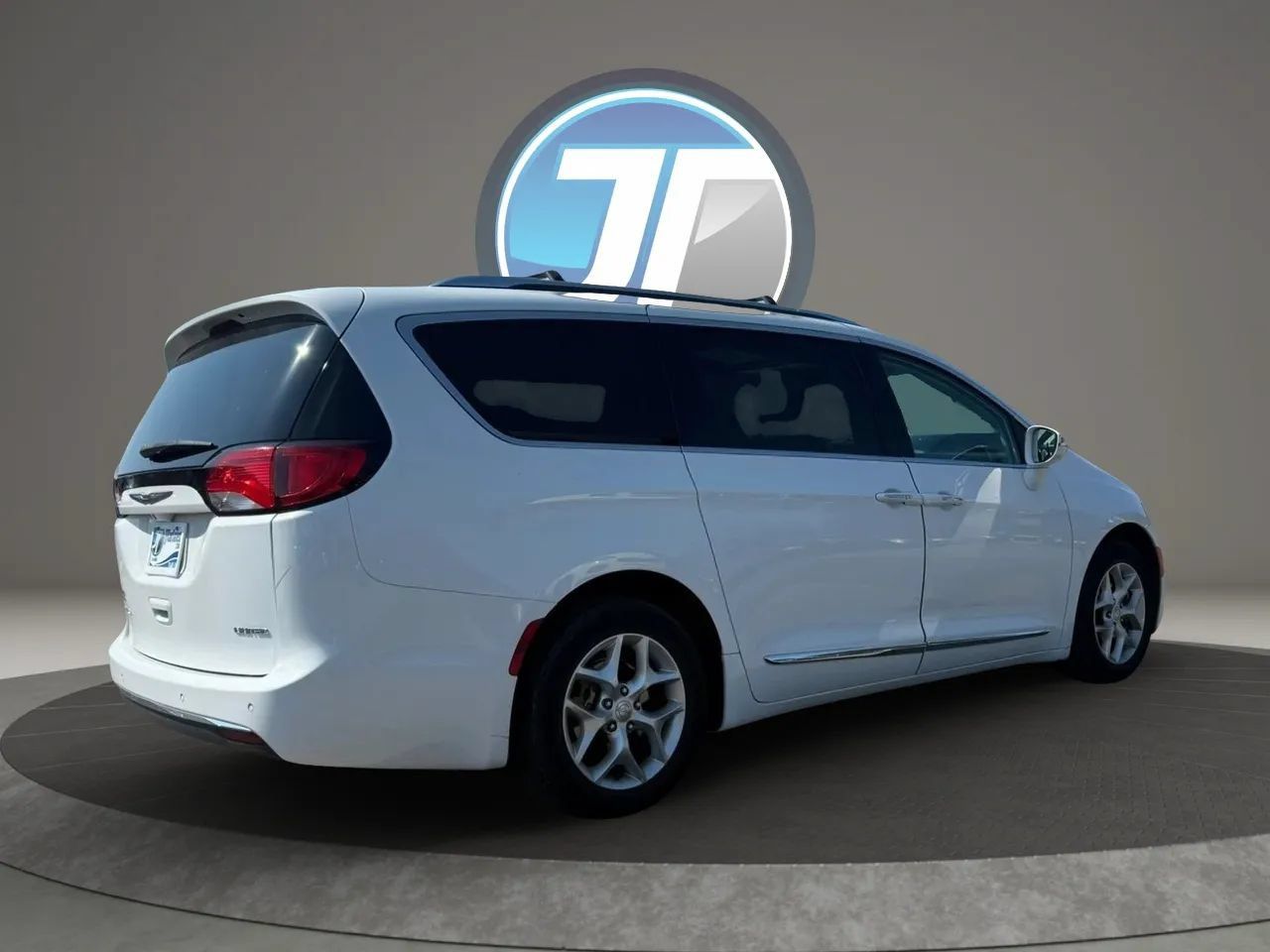Used 2020 Chrysler Pacifica Limited FWD image 13