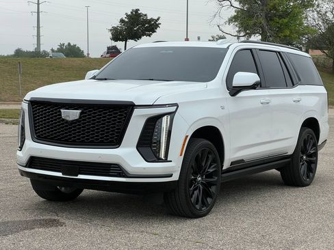 Used 2025 Cadillac Escalade Sport Platinum w/ LPO, ONYX Package AWD/4WD image 46