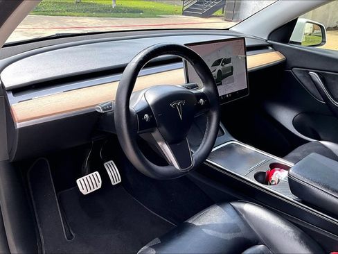 Used 2022 Tesla Model Y Performance AWD/4WD image 17