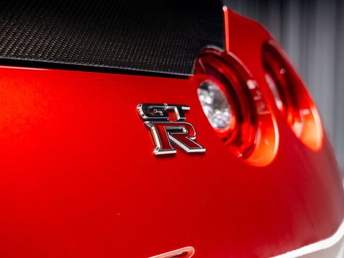 Used 2016 Nissan GT-R Premium AWD/4WD image 41