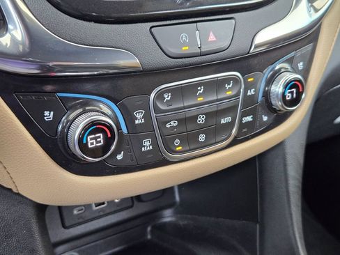 Used 2023 Chevrolet Equinox Premier AWD/4WD image 17