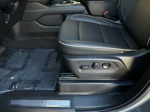 New 2026 GMC Yukon XL Elevation image 12