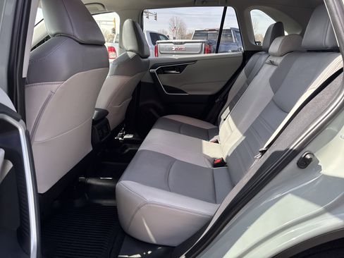 Used 2019 Toyota RAV4 XLE Premium w/ Cold Weather Package image 32