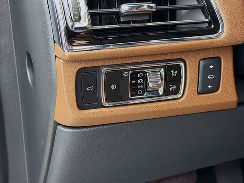 Certified 2024 Lincoln Navigator L Reserve AWD/4WD image 12