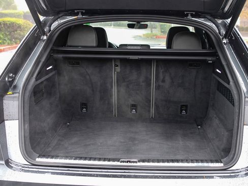 Used 2021 Audi Q8 Premium Plus w/ Premium Plus Package image 26