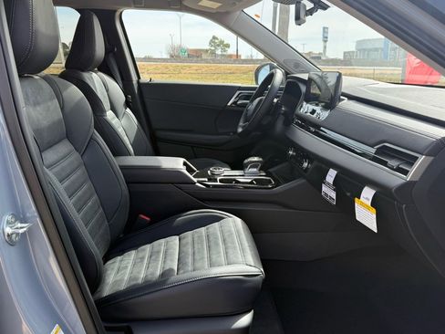 New 2026 Mitsubishi Outlander Trail Edition image 25