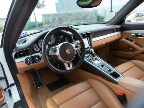 Used 2015 Porsche 911 Turbo S image 24