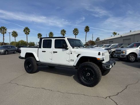 Used 2020 Jeep Gladiator Overland image 15