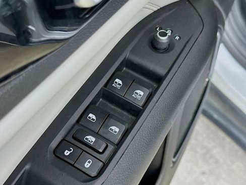 Used 2024 Jeep Compass Limited image 20