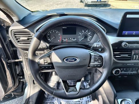 Used 2022 Ford Escape SE w/ SE Sport Appearance Package FWD image 11