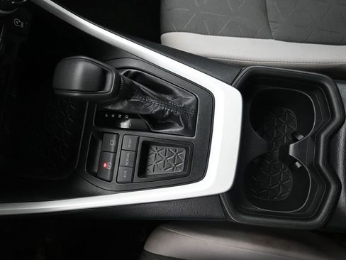 Used 2020 Toyota RAV4 XLE image 18