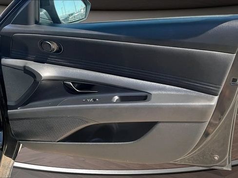 Used 2025 Hyundai Elantra Sport FWD image 21